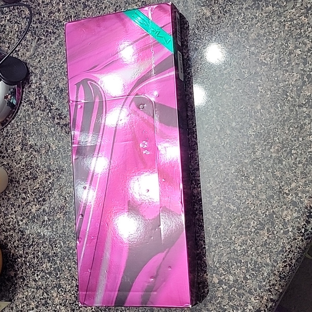 MAC Cosmetics Case - Picture 4 of 4